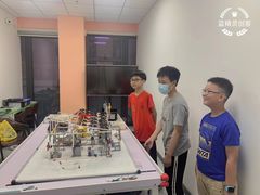 -蓝精灵创客少儿编程(百步亭中心)