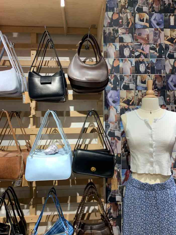 brandy melville-"bm中国唯一一家实体店从去年开始知道这.