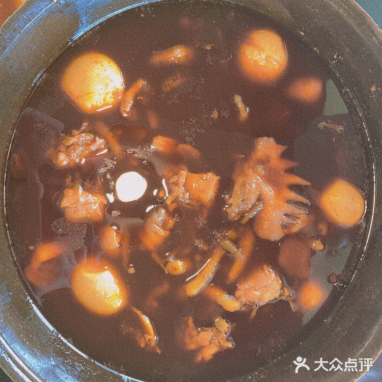 去的是一点，路过了二店，一店靠江边想要靠窗位置需要提