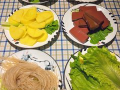 -东家小院金汤酸菜鱼(南阳路店)