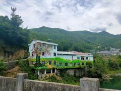 -镇坪县曙坪小学