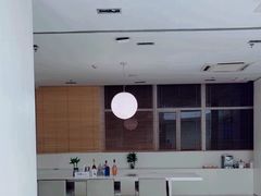 -卡罗酒店(东门晒布地铁站店)