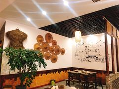 -黄桷树曹家私房菜(江与城店)