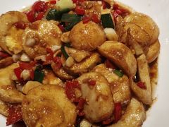 -阿瓦山寨·湘菜现炒·剁椒鱼头王(咸阳总店)