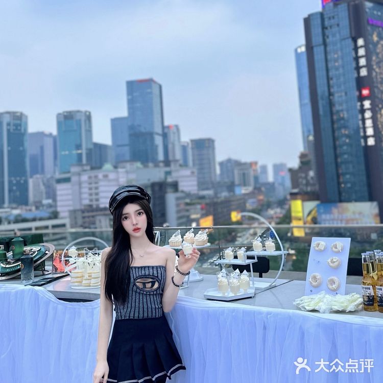 成都高空氛围餐吧 超治愈~☺