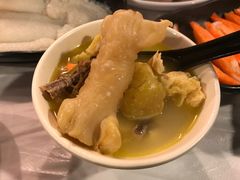 -鲜入围煮花胶鸡海鲜火锅