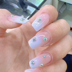 -莉娜美睫·穿戴甲