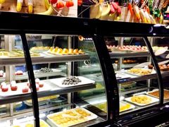 面包甜点陈列柜-欢乐牧场海鲜烤肉自助(牡丹园店)