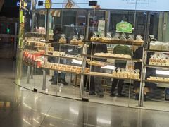 面包甜点陈列柜-仟吉KenGee(武汉高铁站店)