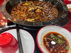 -烧哥美蛙肥肠鱼火锅·十五年社区店