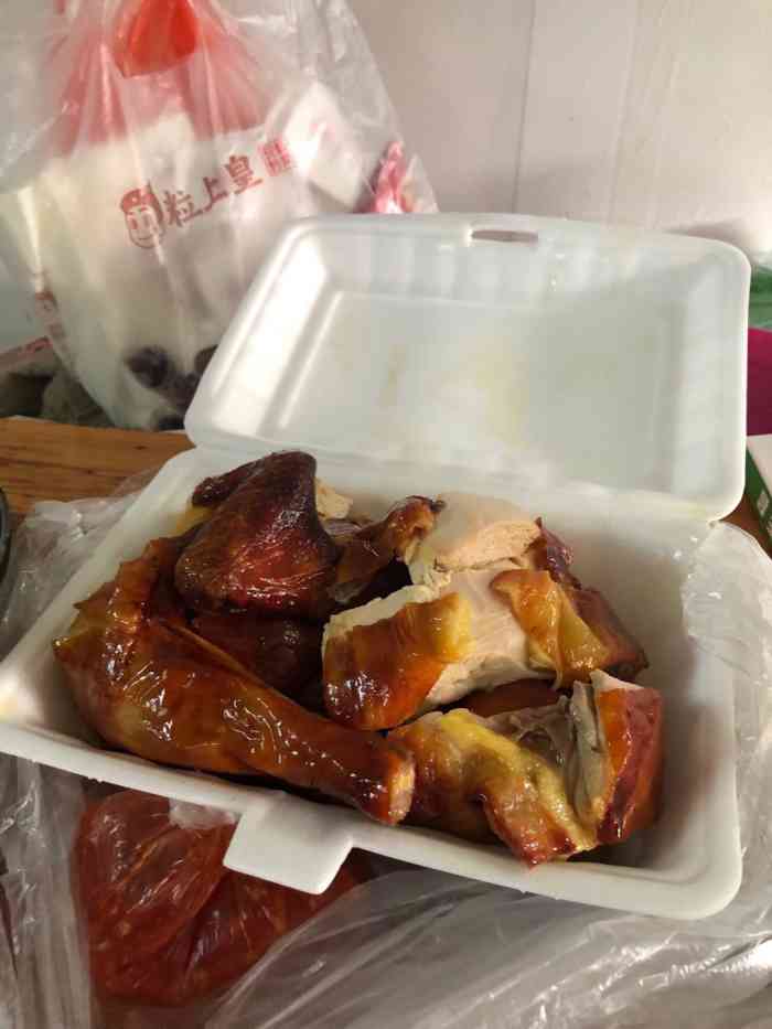 我没有在这里吃过堂食一般都是打包一只鸡回家每次家里有人生日的话