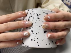 -芊屿芊浔美甲