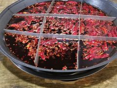 -渝嘴小老弟老火锅(华新村店)
