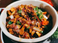 传统黑三剁配薄冰-雀舞云南菜(天津天河城购物中心店)