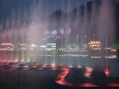 -百里峡七彩艺术小镇