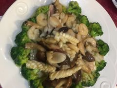 -鑫渔港海鲜本地菜·山海关浑锅(东戴河店)