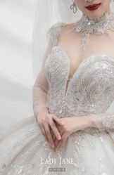 -Lady  Jane高端婚纱礼服馆