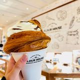 一起进入这家超出片的法式奶油风的漫画面包房