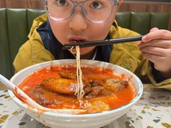 番茄浓汤鸡翅猪扒米线-华嫂冰室(尖沙咀店)