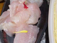 -老牌坊云南鱼豆花火锅(哈西万达店)