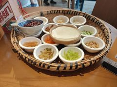 -包整·丝娃娃(一览甲秀楼风景店)