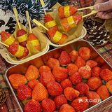 在武汉昙华林！圣诞冰糖葫芦！快去吃！！！