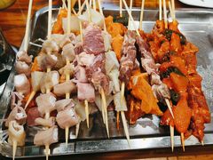 -哈尔滨小酒馆·鲜肉现穿自助烧烤(康新花园店)