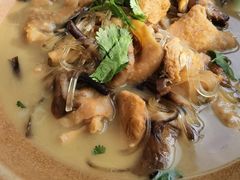 小鸡炖榛蘑-止观小馆·辽河口渔家菜(王府井店)
