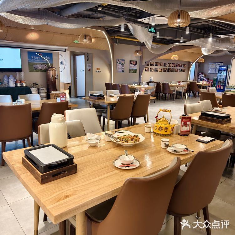 吃羊就去，郭靖烤全羊准没错！ 