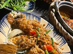 -Cuc Gach Quan Restaurant