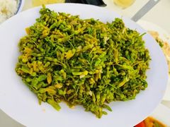 蒜蓉菜心-越海渔村