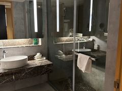 -上海虹桥西郊假日酒店