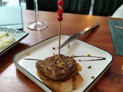 煎鹅肝配黄桃和树莓酱-帕歌西班牙餐厅paco tapas
