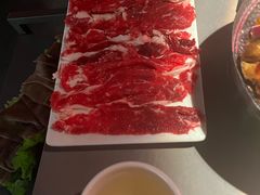 -伴山牛贵州黄牛肉火锅·苗疆非遗艺术餐厅(上海首店)