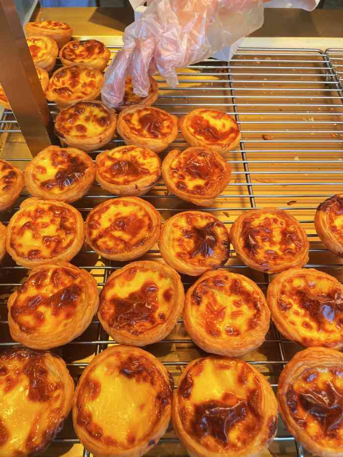 吉田三上(颐高广场店)-"点了榴莲欧包,抹茶切片,巧克力牛角和杏仁.