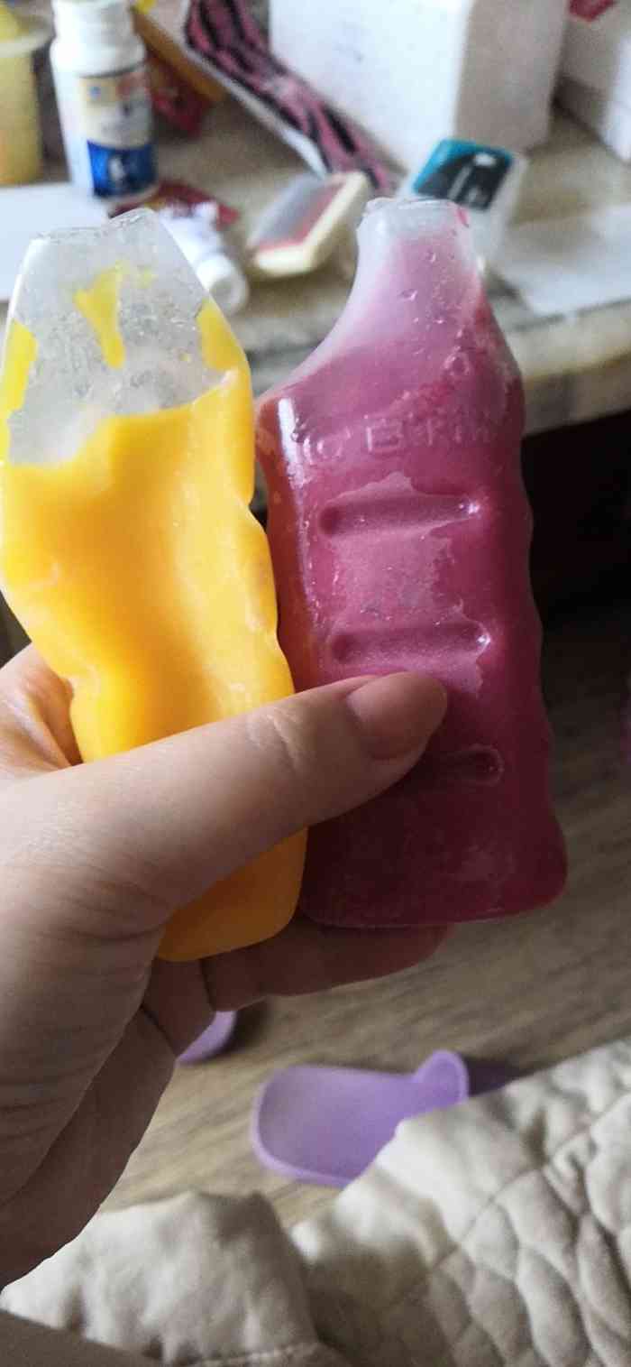 偶然的机会发现水果店里竟然还卖雪糕,这个百家得的果汁瓶我是第一次