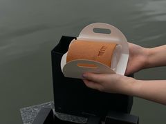 -白蘭BLANK(杭州湖滨银泰in77C区店)