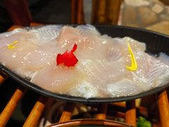 -老牌坊云南鱼豆花火锅(爱建店)