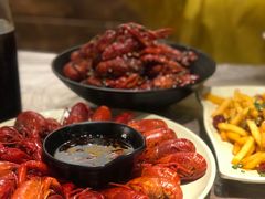 -巴厘龙虾·榜首油焖大虾(音乐学院·沿江酒馆店)