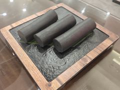 香滑黑芝麻卷-喜喜酒家·纯手工点心·粤菜