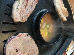-江南猪肉商会无限续吃(弘大店)