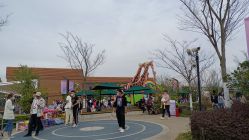 -季高兔窝窝亲子园(上海薰衣草公园店)