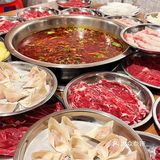成都美食冒险！苍蝇馆子里的美味牛肉火锅！