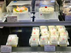 -红宝石·鲜奶小方·海派西点房(南丹店)