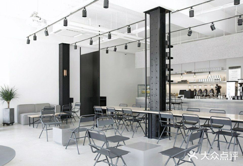 ［咖啡厅］设计｜简洁而不单调的用餐空间