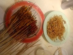 -老街烧烤大排档·地道湖北菜·龙虾馆(汉口火车站店)