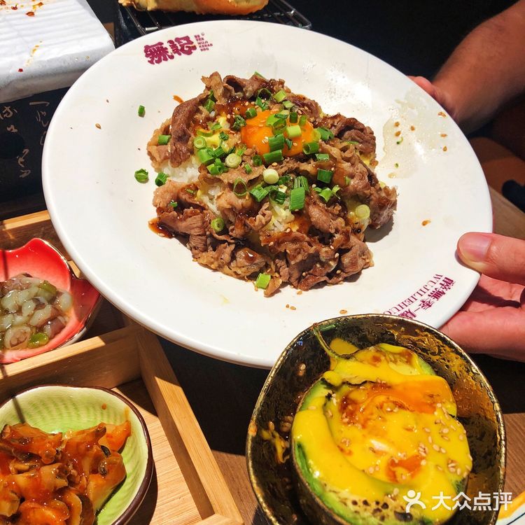 新店｜沈阳又一疯狂排队烧烤🍢把把烧来十打