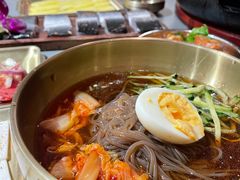 -围炉肉舍•炭烤活鳗•丹东海鲜烤肉(步行街店)