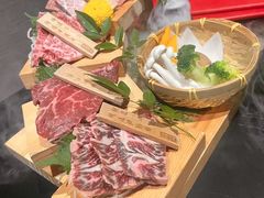 -山川小町·极番烧肉(新地假日广场店)