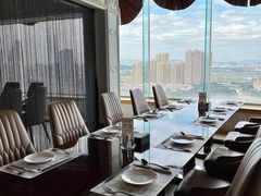 -荣誉国际酒店-云顶旋转餐厅